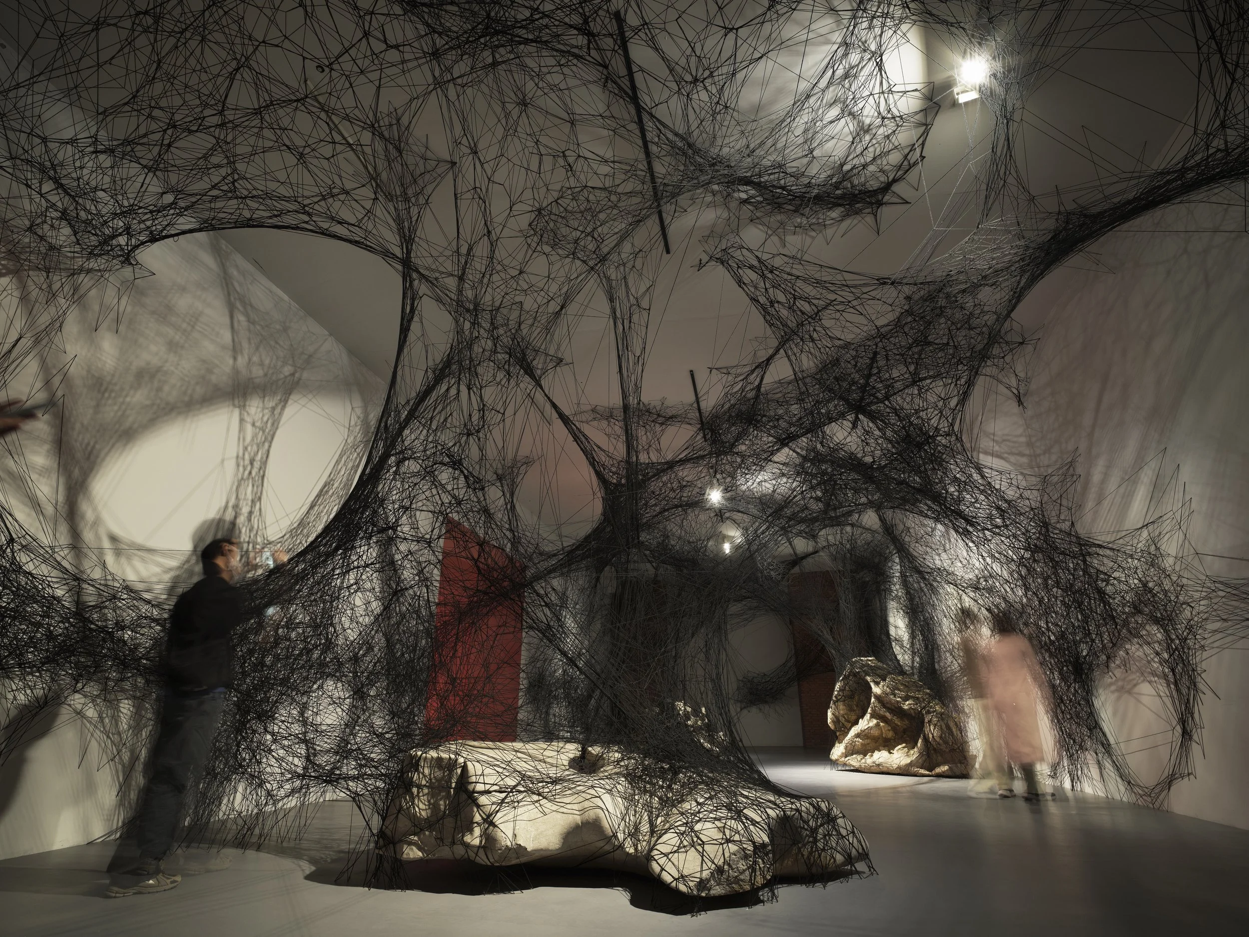 CHIHARU SHIOTA–塩田千春